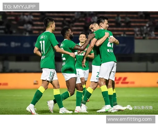 深圳足球队以83分领跑奥运会积分榜展现强劲实力与团队合作精神