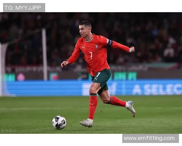 足球明星C罗球服热销背后的故事与时尚潮流解析 足球明星C罗球服热销背后的故事与时尚潮流解析